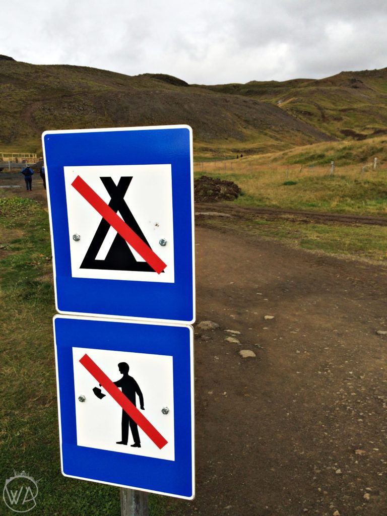 no camping sign in Iceland - budget travelling in Iceland