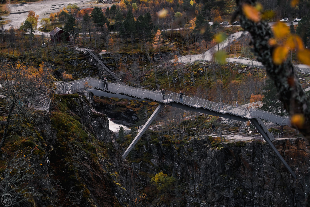  Vøringsfossen bridge in autumn
